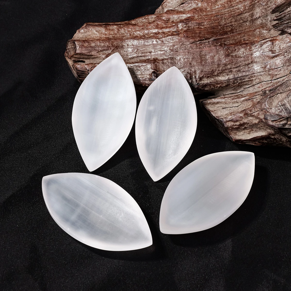 1pc Natural Selenite Leaf Demagnetizing Bowl Crystal Raw Stone Purification Home Decorative Plate Ornament Holiday Gifts