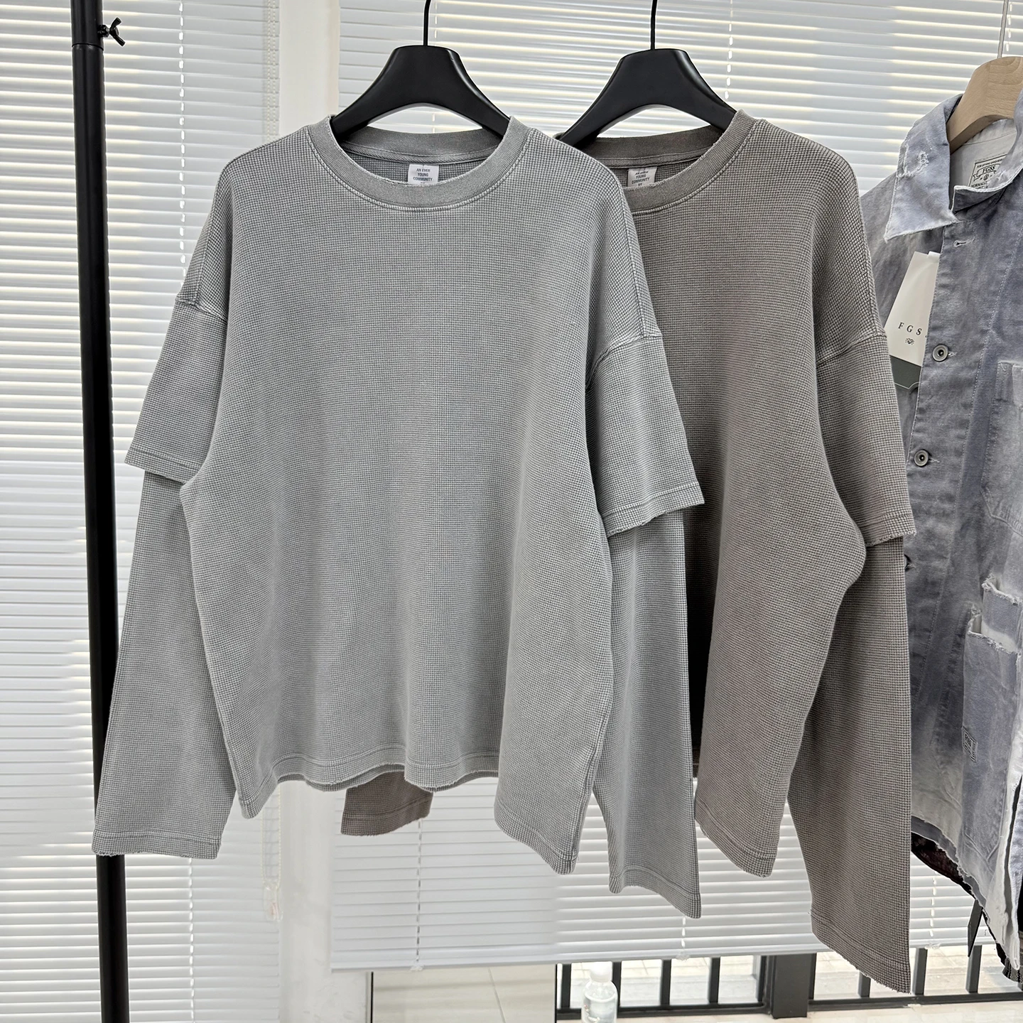 

Ретро-футболка в американском стиле с эффектом потертости, свободного кроя, повседневная, однотонная, удобная, из хлопка, с круглым вырезом