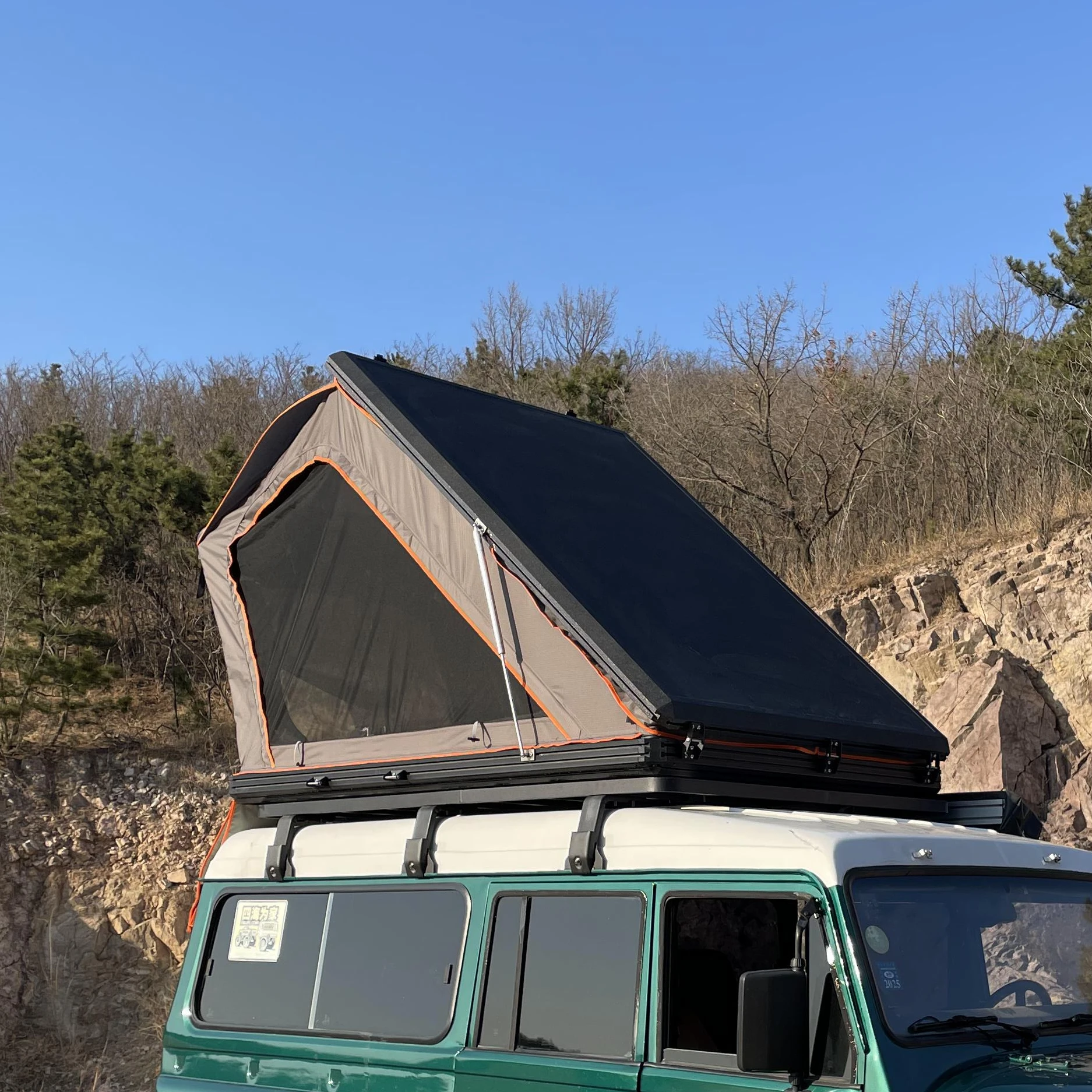 

Factory Direct Sales 2 Person Rooftop Tent Compact Lightweight Car Roof Tent Waterproof