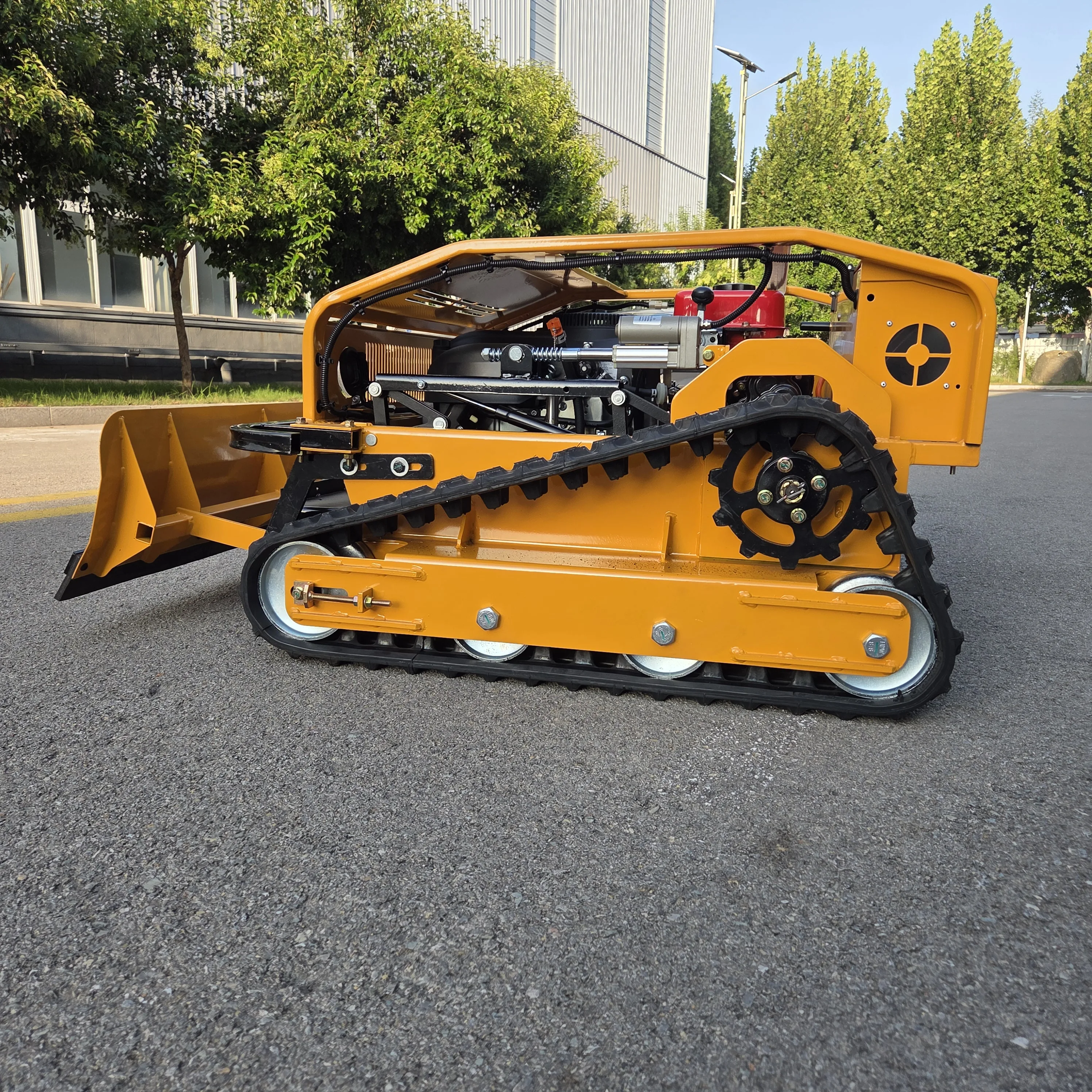 المهنية الصف صفر بدوره جزازة العشب التحكم عن بعد أربعة السكتة الدماغية جزازة العشب المحمولة 3800 متر مربع كفاءة العمل في الهواء الطلق