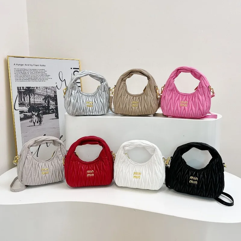 

2026 Trendy Quilted Crescent Bag - Small Batch Embroidery Crossbody for Women, Pleated Handheld Chic