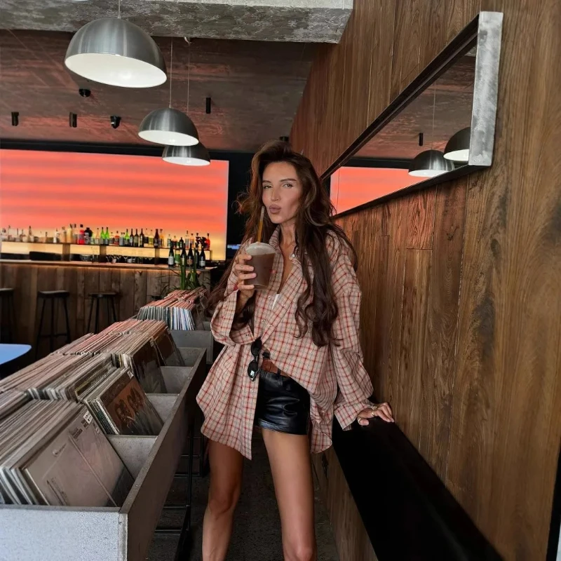 Plaid Shirt for Women, American Vintage Style, Fall 2025, Relaxed Fit, Loose Casual Long Sleeve Checkered Top Jacket.