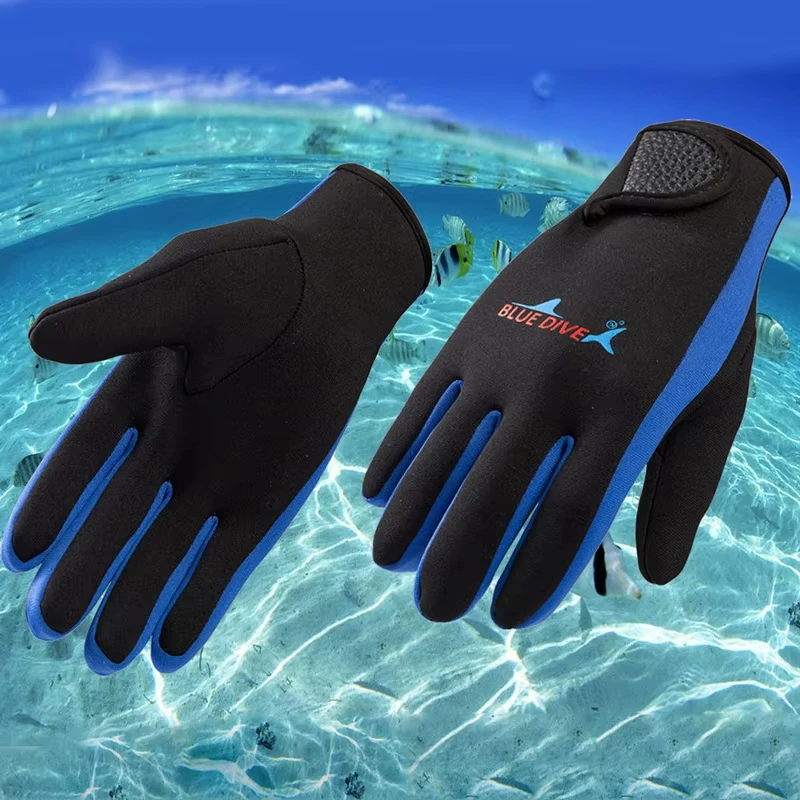 Thumbnail 2 - #32 Top Swim Gloves Picks for Every Budget