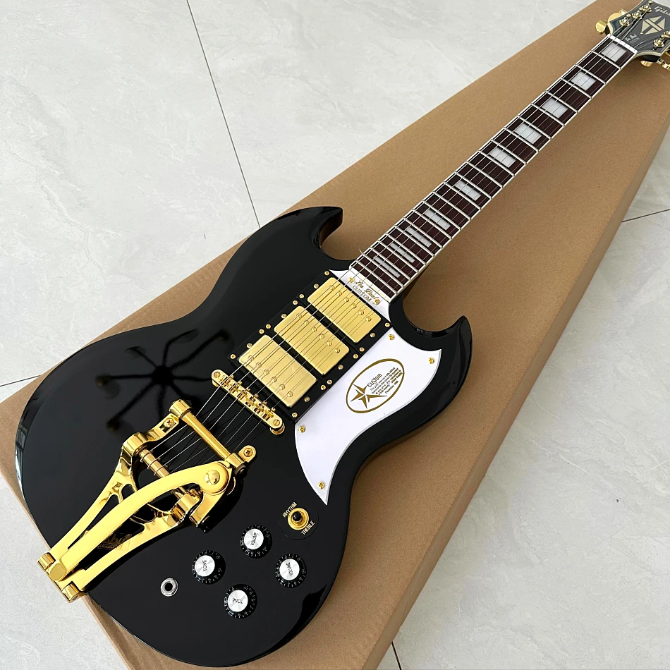 

Black Electric Guitar, Rosewood Fingerboard, Gold Hardware, 3 Pickups, Tremolo Bridge, Free Shipping