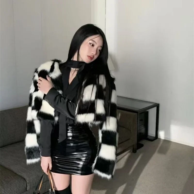 Winter Coat for Women Faux Fur Coats Jackets Warm Korean Fashion Black and White Checkerboard Streetwear Tops New