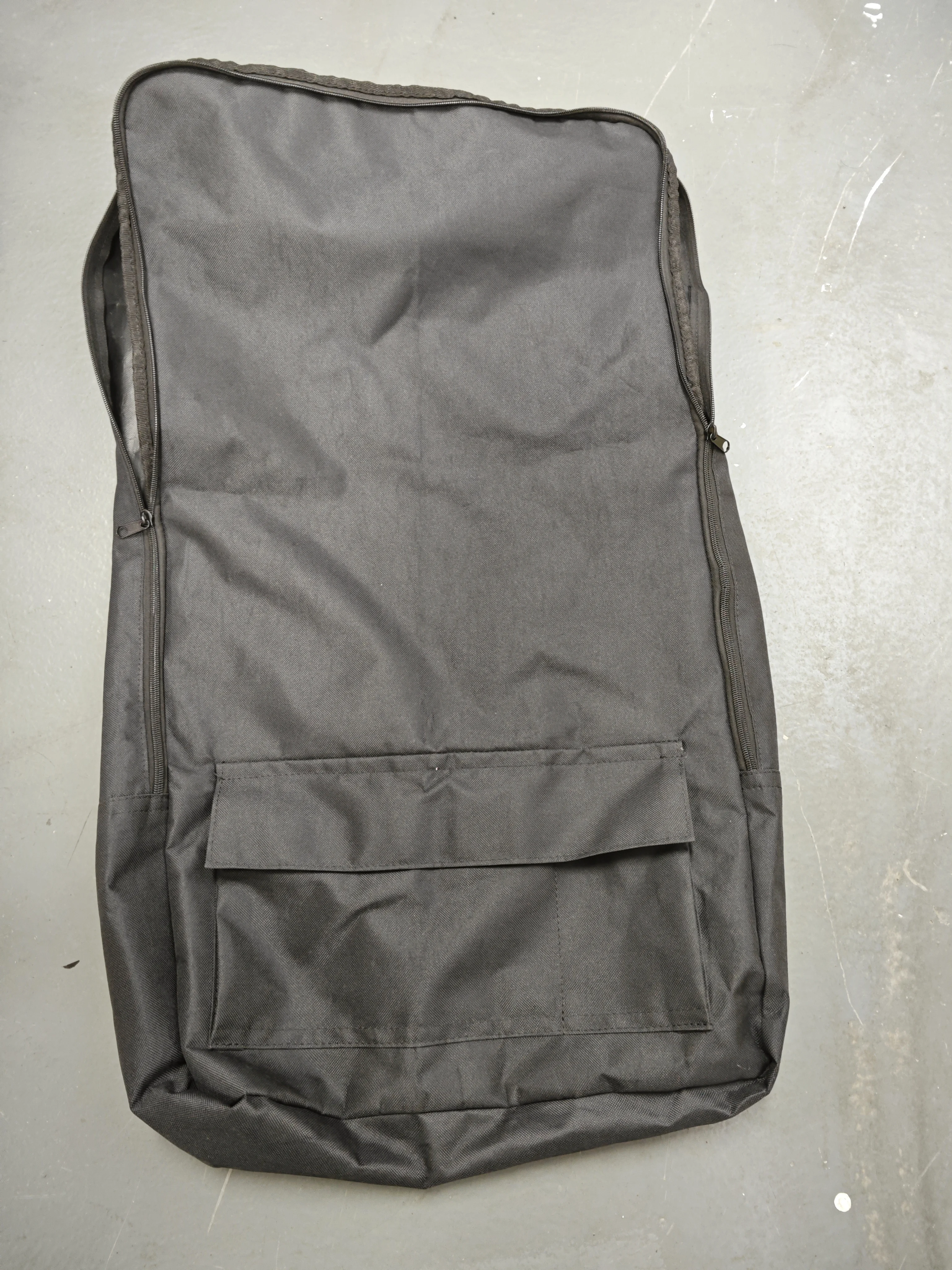 

1200D Oxford Hay Bag Extra Durable Equine & Caprine Feeder with Easy-Fill Opening