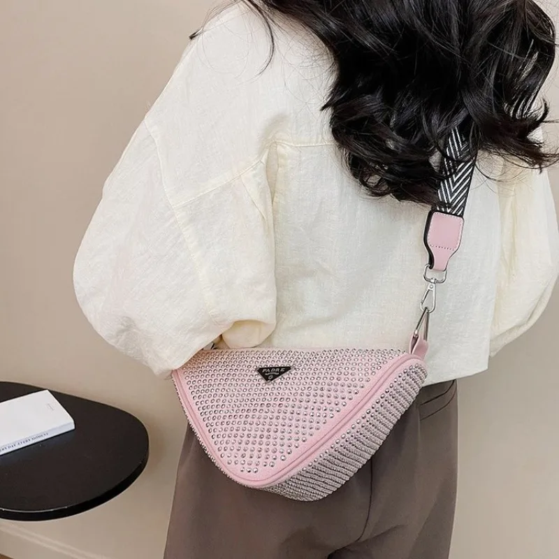 Bolsa de ombro leve feminina Bolsa crossbody compacta para viajar e explorar novos lugares