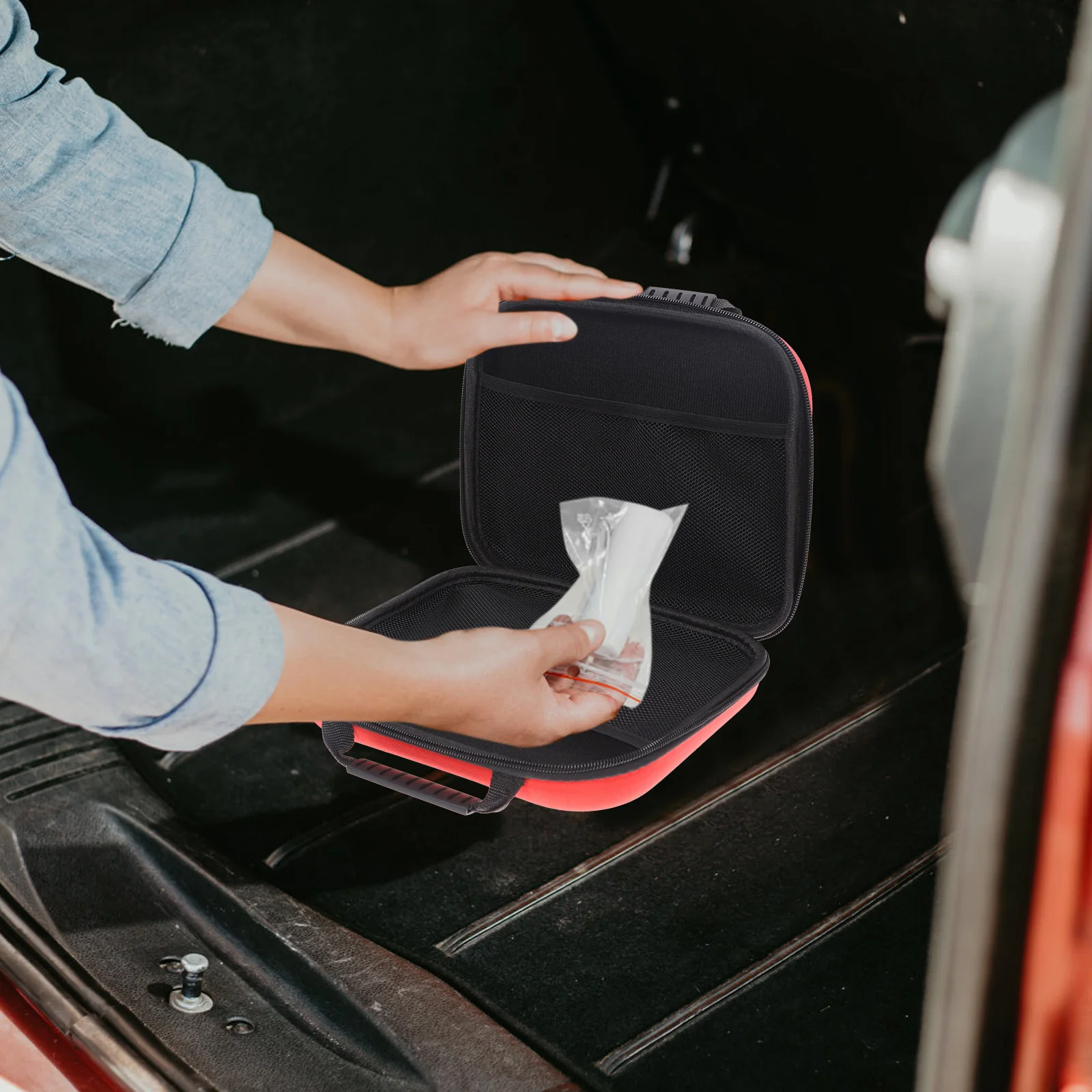 

Portable Medicine Bag Emergency Kit Functional First Aid Pouch for Household Vehicle Outdoor Activities Bag