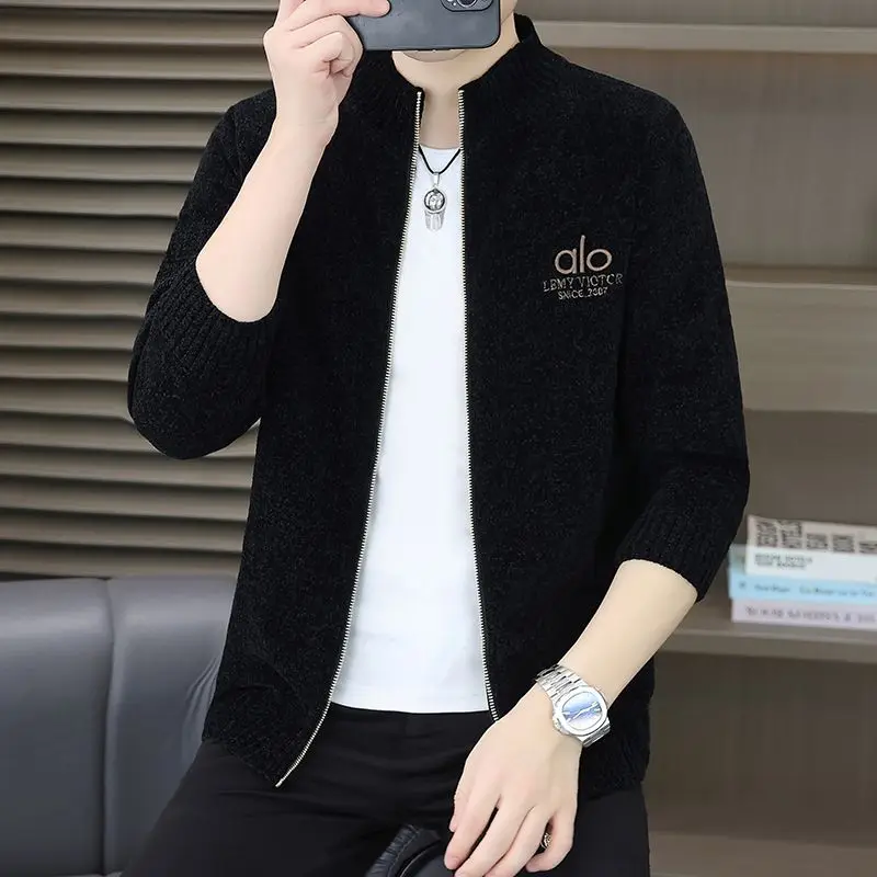 

Faionable Casual Men's Knitted Cardigan Sweater Stand Collar Embroidered eep Wool 2025 Autumn Winter New Arrival Versatile