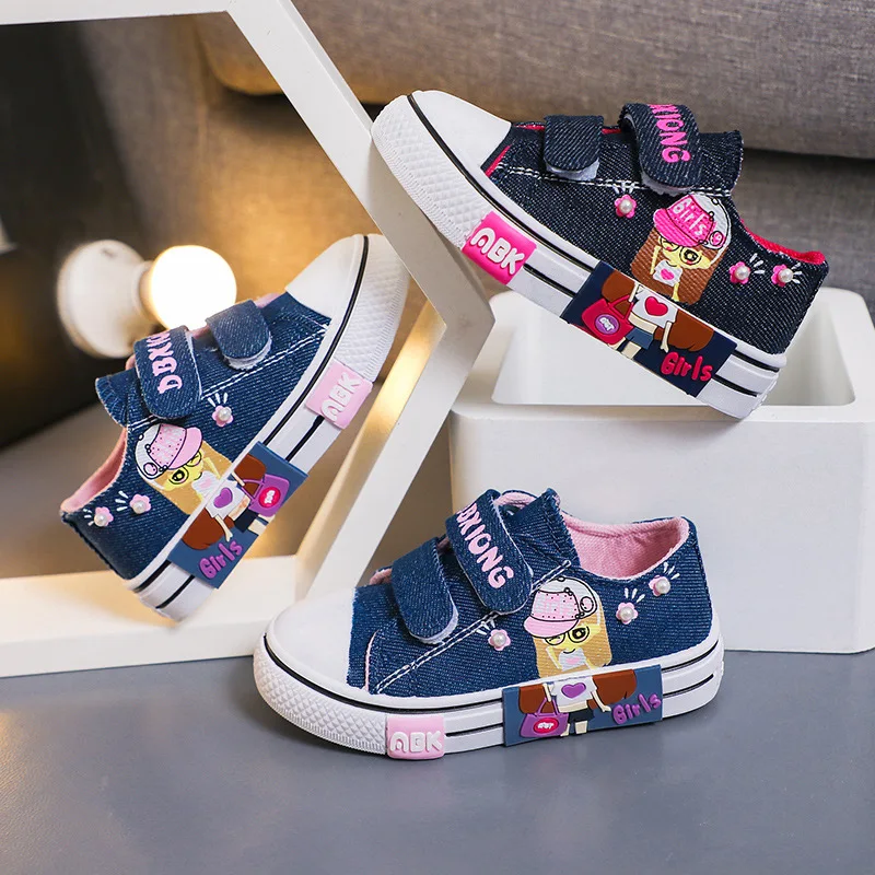 

Детская парусиновая обувь. Кроссовки для бега с жемчугом и вышивкой для мальчиков и девочек. Детская повседневная спортивная обувь с низким берцем. Обувь для малышей.