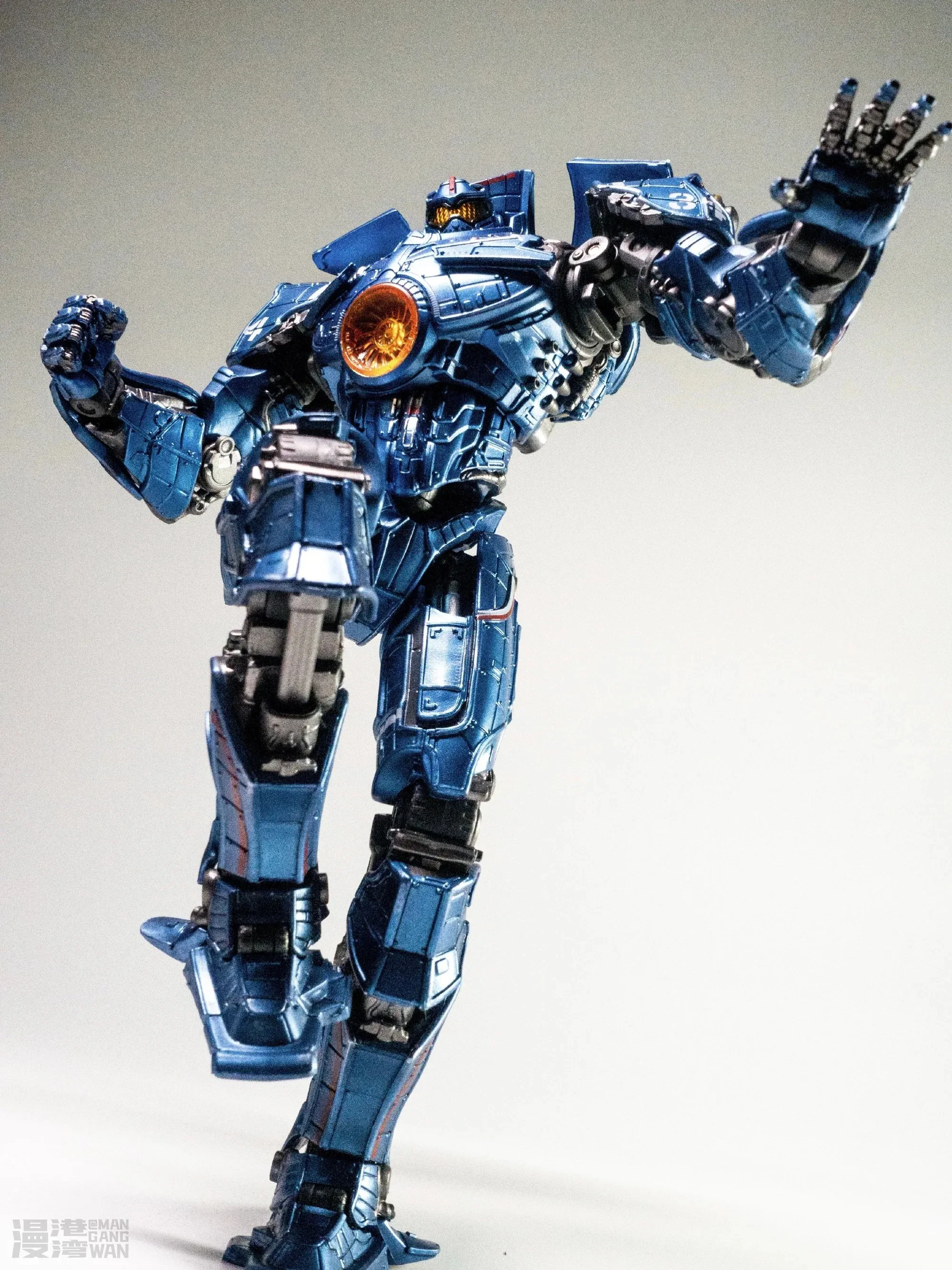 En stock LING JIHUN Original Pacific Rim Gipsy Danger 8 pouces 20CM LED émettant de la lumière figurines jouet cadeau Collection