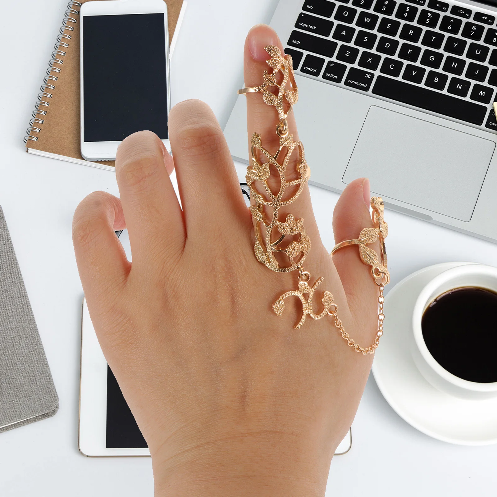 

2Pcs Flowers Finger Rings Unique Chain Design Stylish Alloy Rings Full Cover Knuckle Decor for Elegant Look Personalized Finger