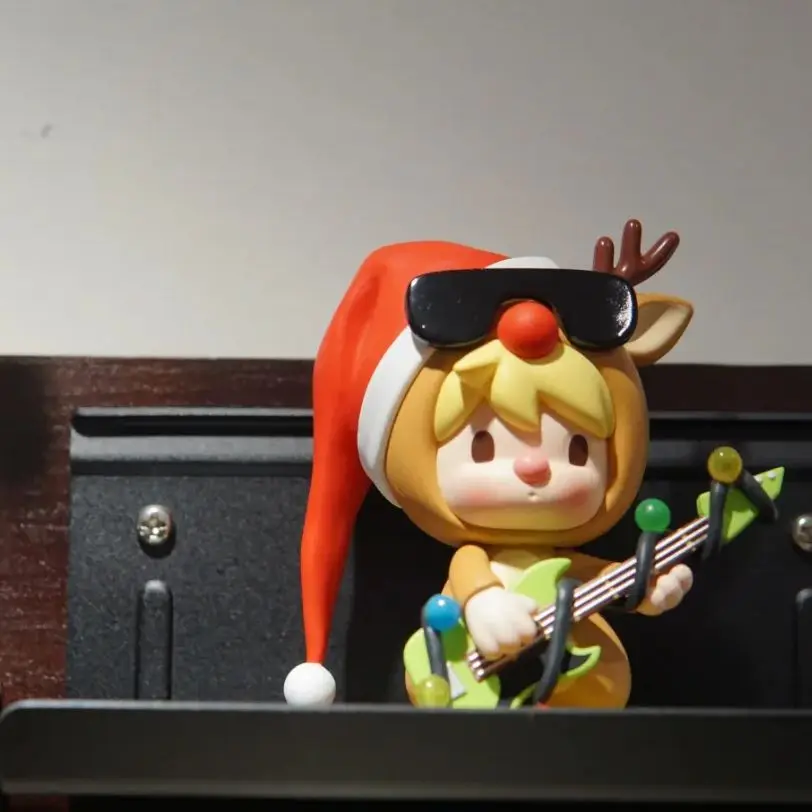 

Sweet Bean Rock Reindeer Figure 100% Figurine Cute Toy Action Figure