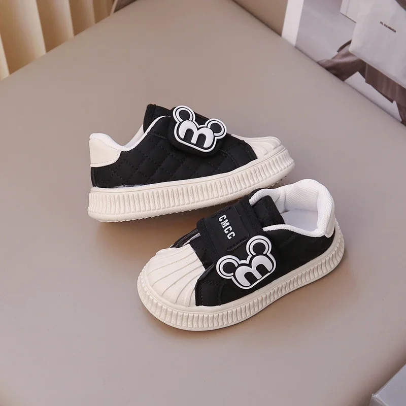 Sneakers per bambini primavera autunno modelli Beige Cartoon Soft antiscivolo ragazzi ragazze scarpe da passeggio nero bambini scarpe Casual per