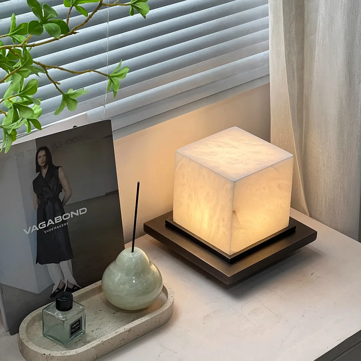 High-grade Hotel Rechargeable Portable Simple Lucite Lamp Front bar Bedroom Bedside Dining Table Outdoor Waterproof Table Lamps