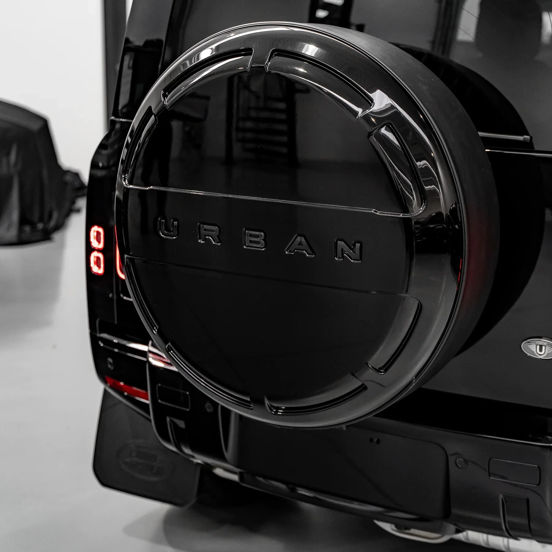 For Land Rover Defender 90 110 130 2020 2021 2022 2026 ABS Premium Urban style Spare Wheel Cover Car Accessories