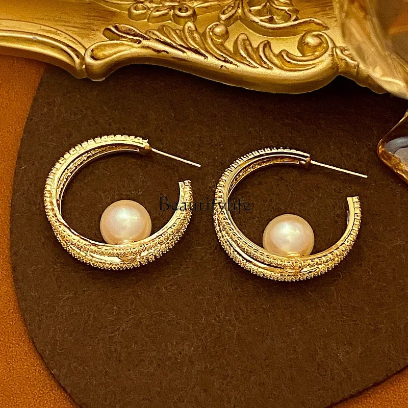 

European and American retro exaggerated circle pearl earrings light luxury high-end temperament earrings