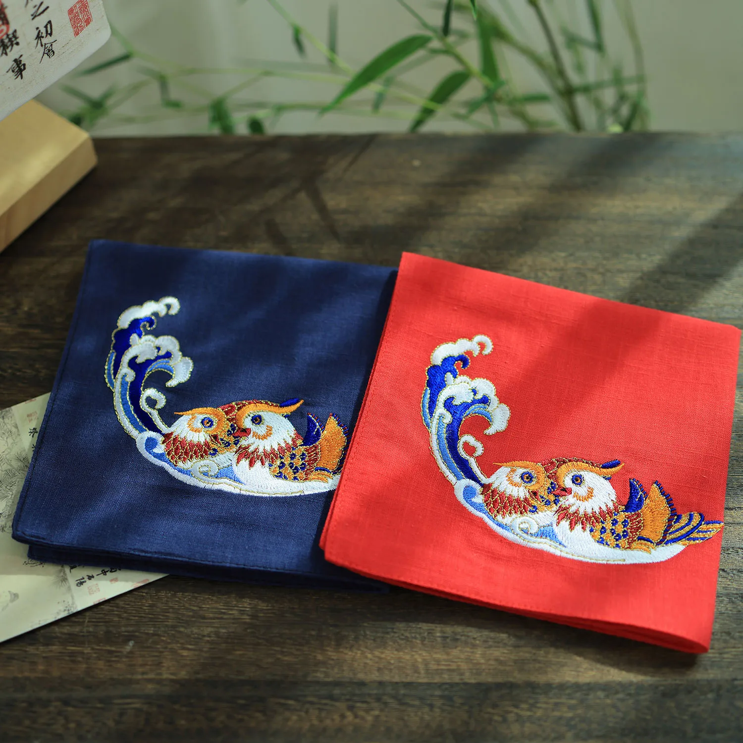 lenco-de-algodao-puro-bordado-com-cisne-toalha-quadrada-absorvente-de-suor-presente-de-casamento-presente-de-dia-dos-namorados
