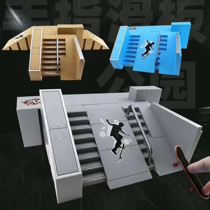 Mini tastiera Skate Park Kit Skateboard Giocattoli da dito con skateboard a 2 dita Rampa per ponte Skatepark per ragazzi e ragazze Regalo per bambini
