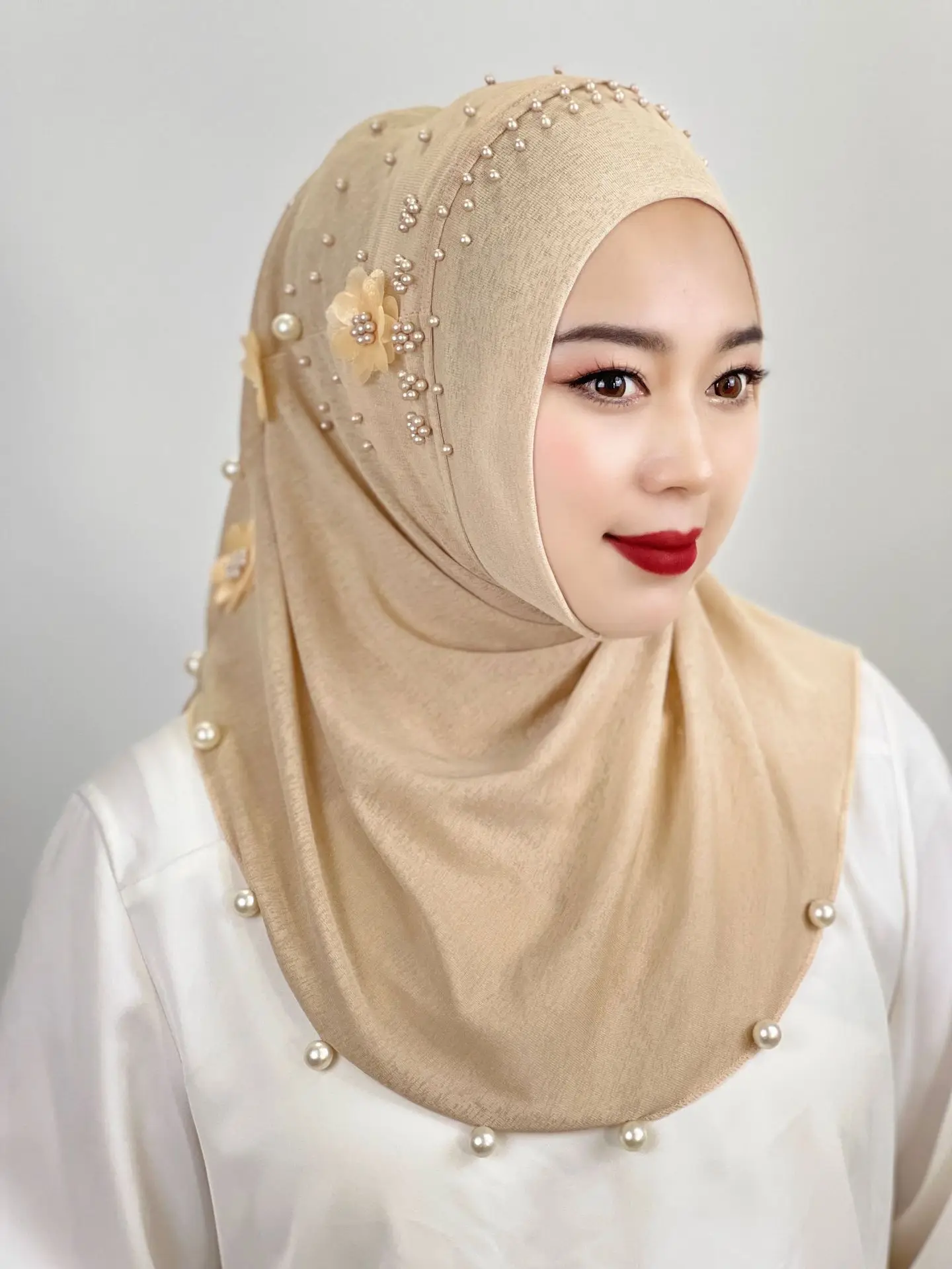 New Fashion Muslim Beaded Hijab Solid Color Hijab Women Hijab with Flowers Soft Easy to Wear Hijab Turkish Head Wrap Scarf Islam