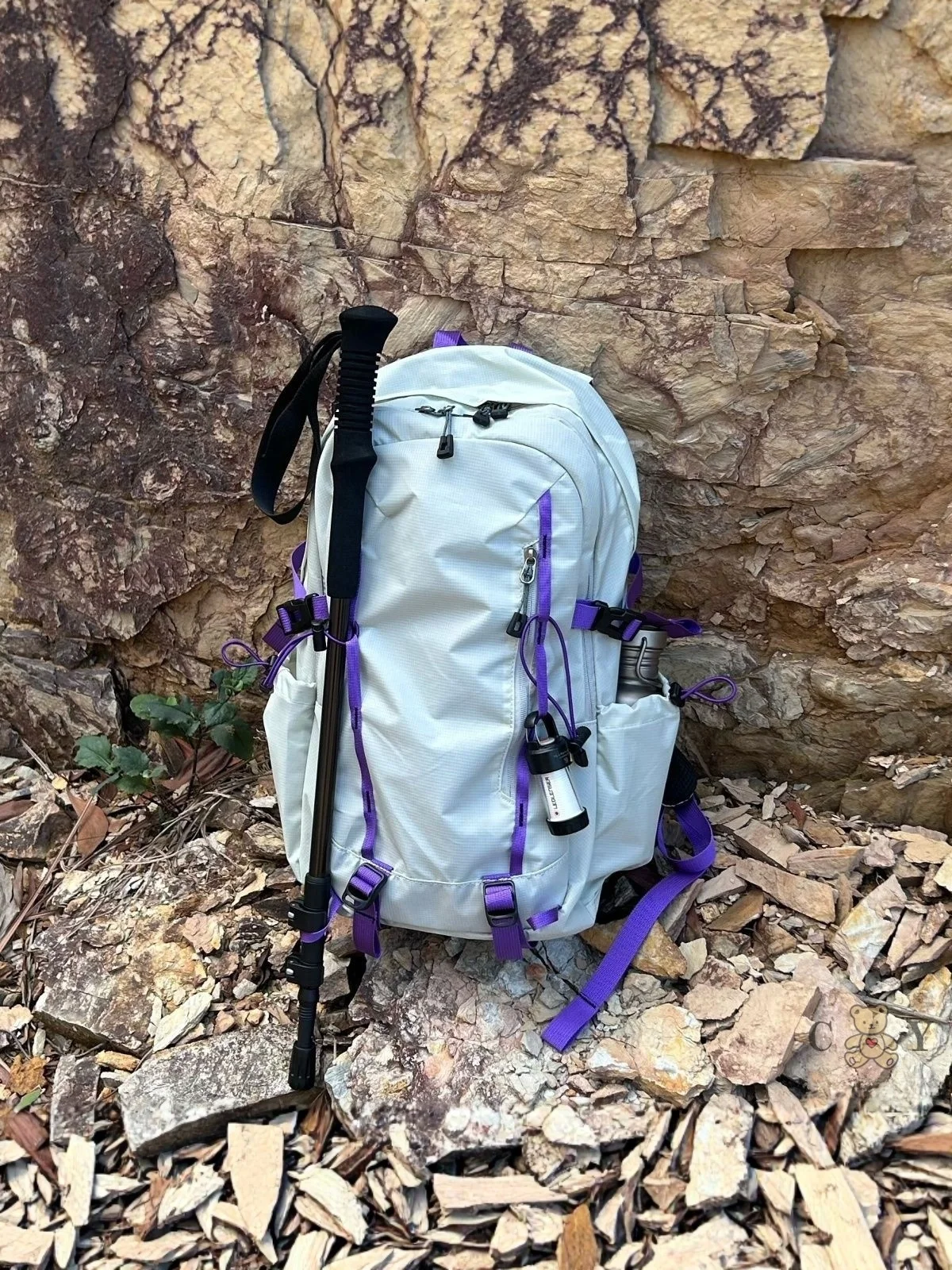 sac-a-dos-de-sport-pour-femme-leger-et-grande-capacite-30l-multifonctionnel-pour-le-voyage-la-randonnee-l'escalade-et-les-trajets-quotidiens