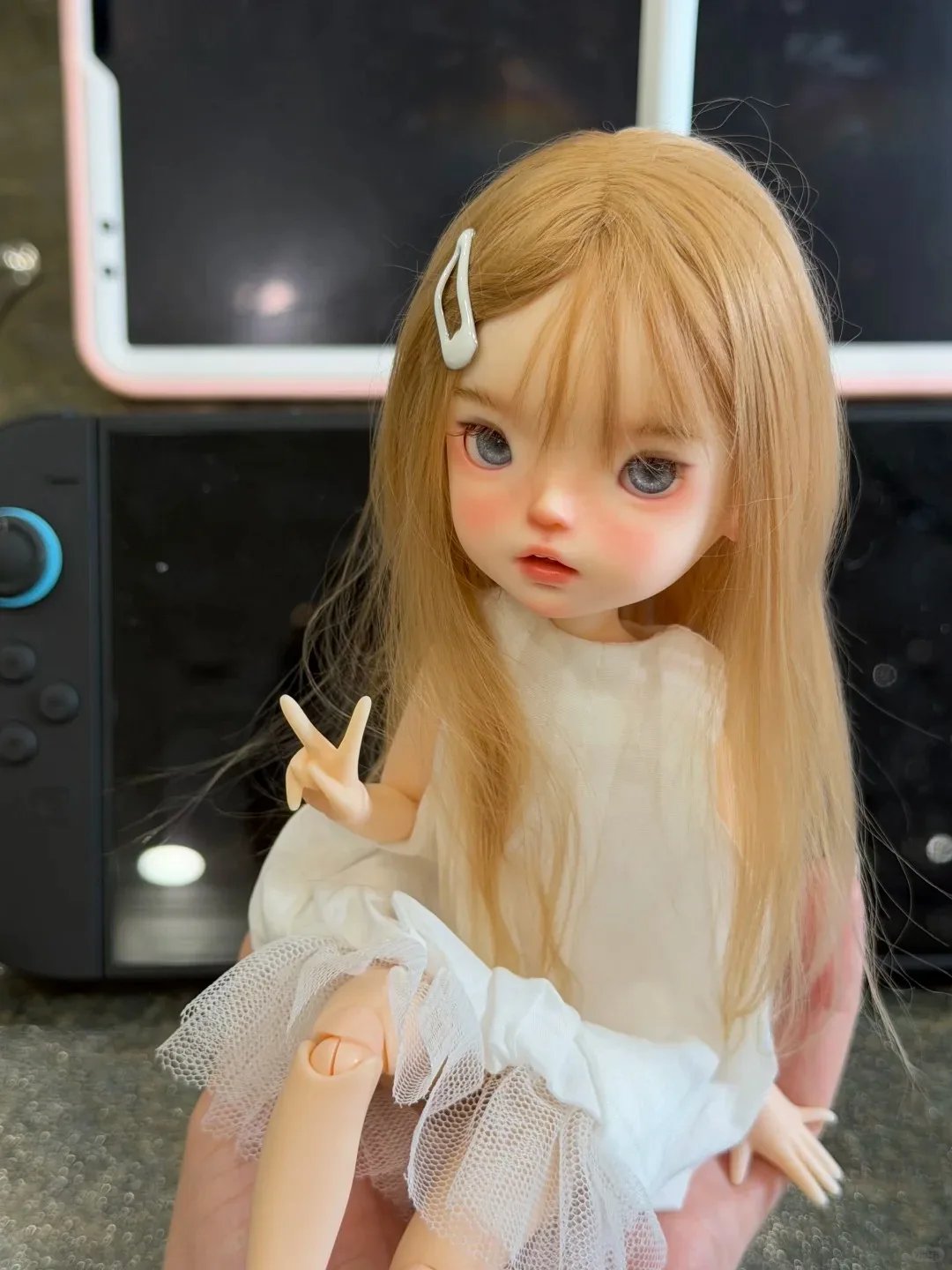 SD BJD New 1/6 Sister xiaokui  clover High Quality Resin Beautiful Girl Makeup Toy Gift  Free shipping