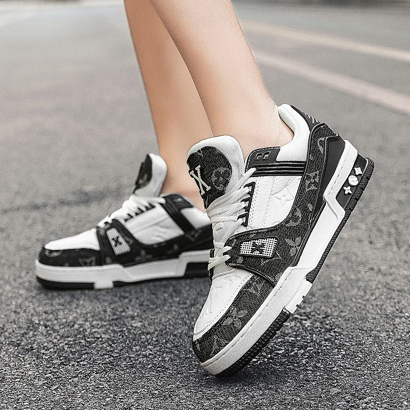 Fashionable and versatile popular running shoes, comfortable soft soled casual sports shoes