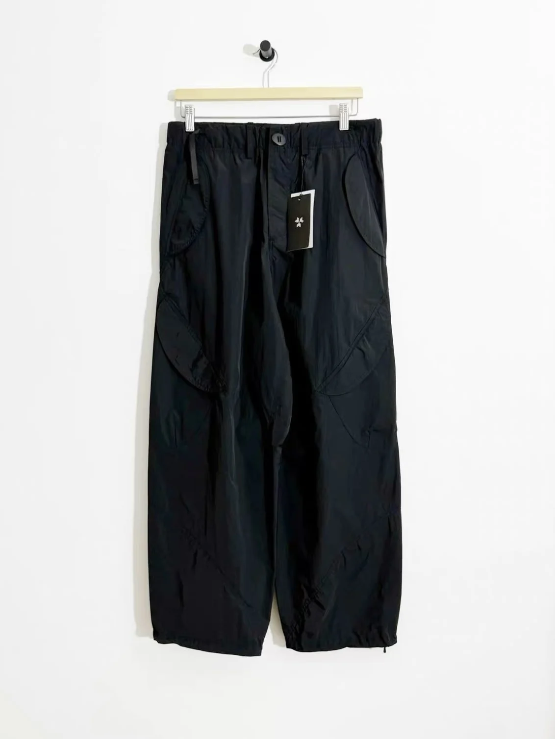 

Goldwin трехмерные нейлоновые повседневные брюки десантника с несколькими карманами и шнурком