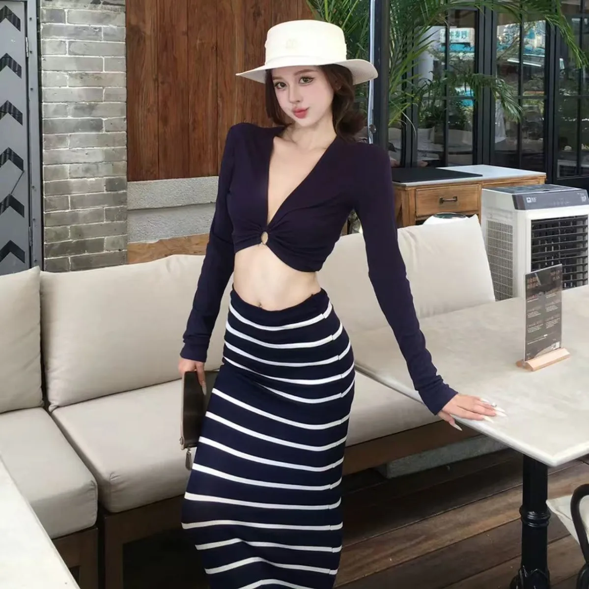 

Sexy Tee-Piece Bikini Set with Long Sve And Dr Long Sve Separate Swimsuit Design Sensation Women's Swimming Costume