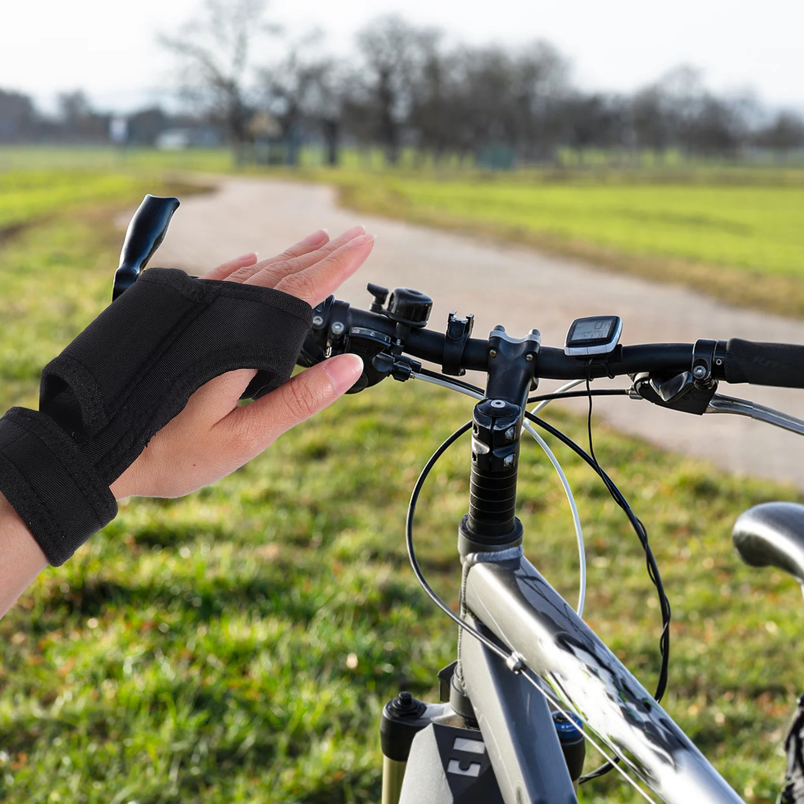 

Регулируемый держатель для фонарика на запястье, легкий и портативный, для походов, велоспорта, подводного плавания, крепление на руку, без перчаток