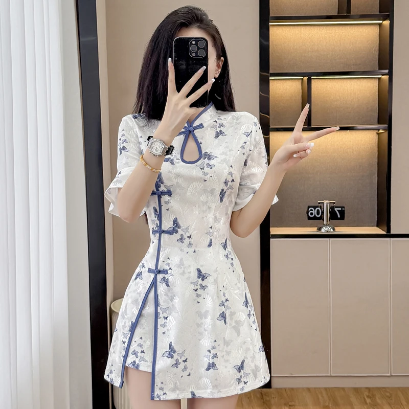 

2023 Новый комплект Cheongsam в китайском стиле с цветочным принтом и бабочкой, элегантное платье с кружевным воротником, комплект из 2 предметов