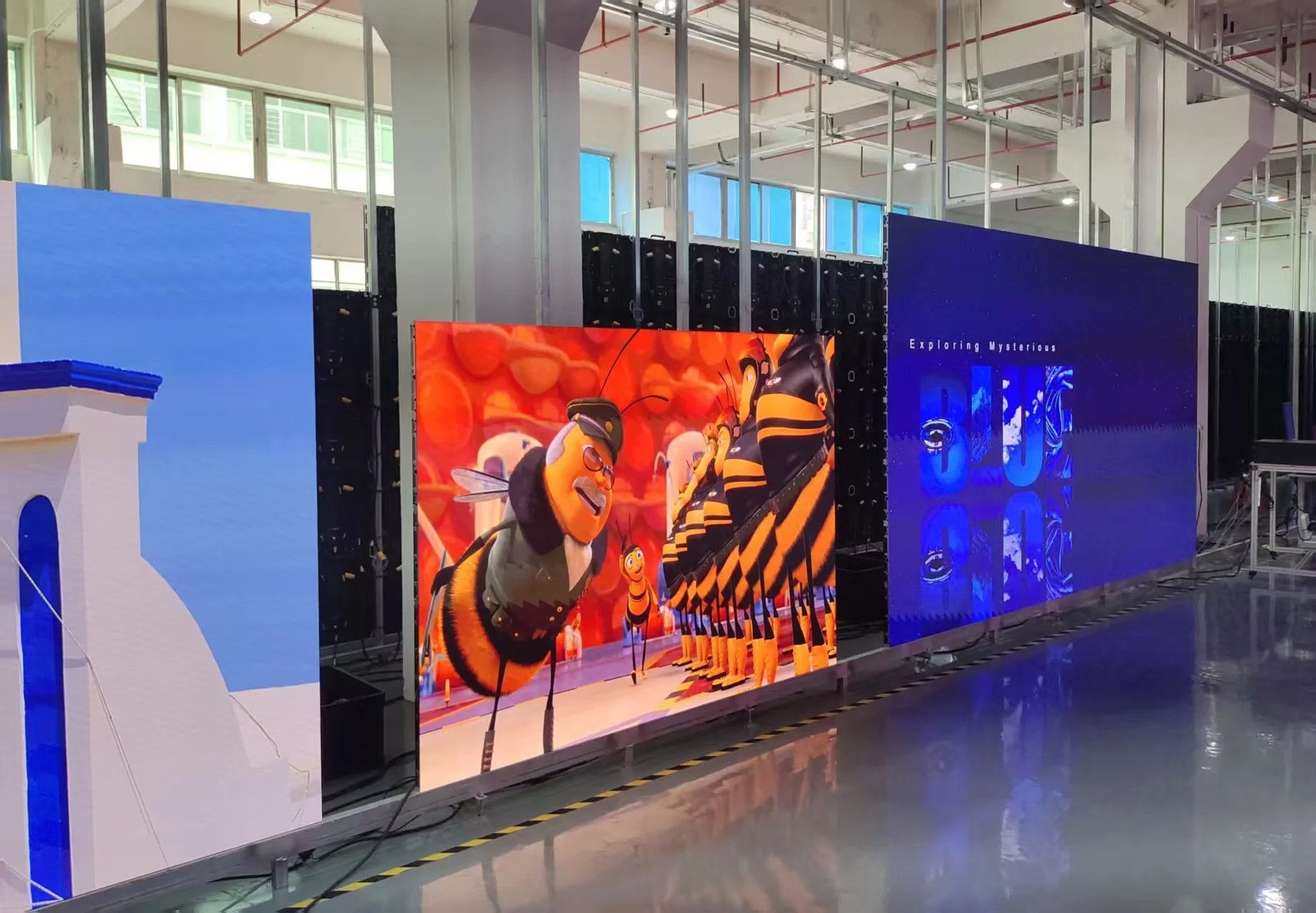 Commercial High Brightness LED Display Board Customized Size Creative LED Screen With 2 Years Guarantee 600-800cd