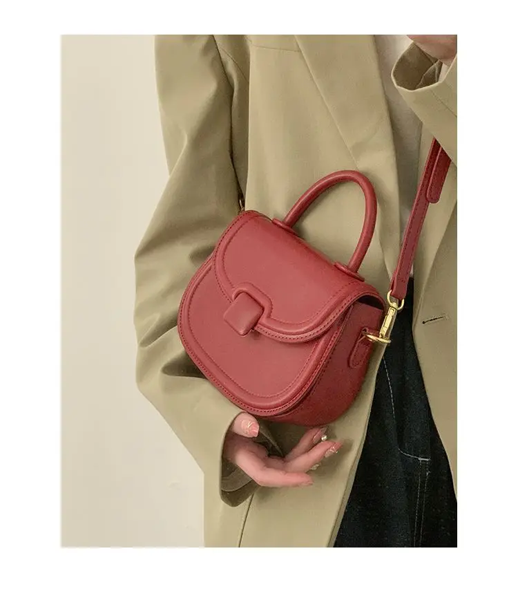 Fashionable and Versatile Handbag Women's Simple and Casual Small Square Bag Niche Design Sense Temperament
