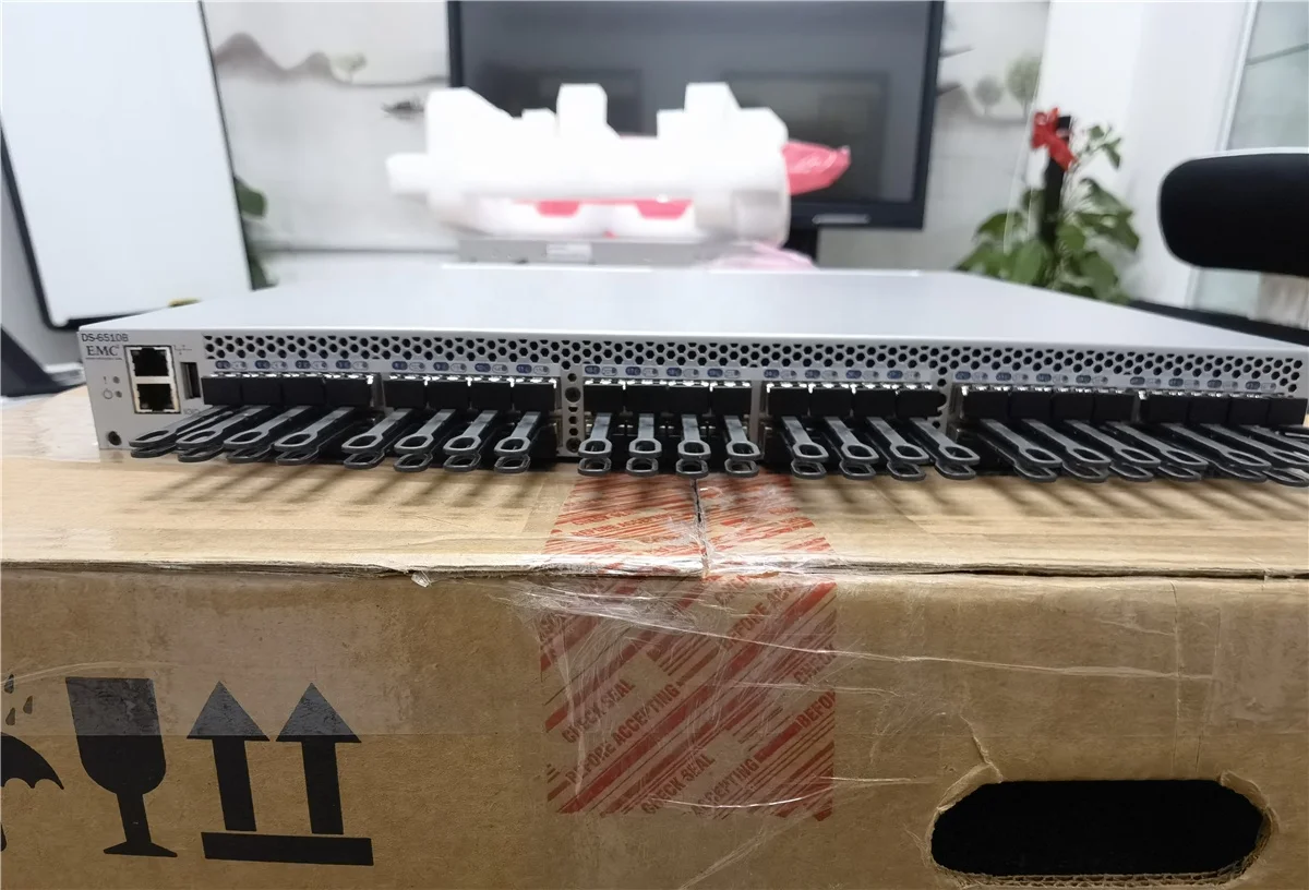 EMC DS-6510B EM-6510-24-16G-R Hitachi Brocade 6510 BR-6510-24-16G-R Fibre Channel SAN Switch