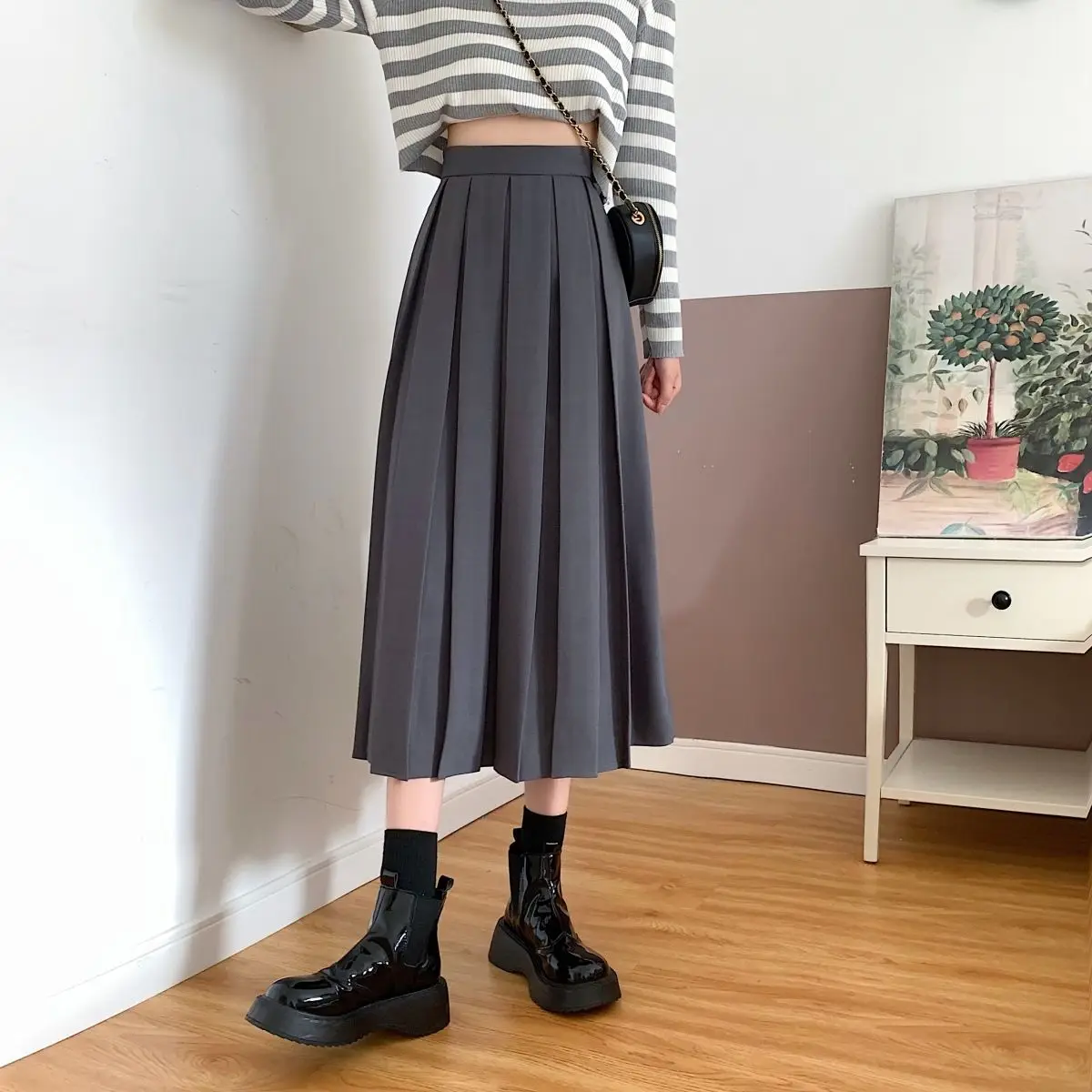 GRAY