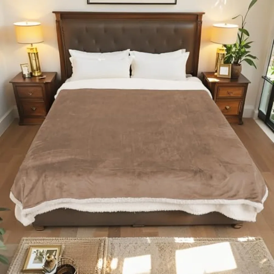 

Электрическое одеяло с подогревом, полноразмерное (183x213 см), двустороннее, из мягкого фланеля и шерпы, с ЖК-дисплеем, 10 режимов нагрева, таймер от 1 до 12 часов.