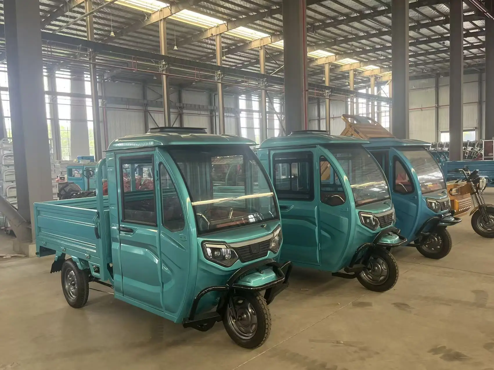 Triciclo Eléctrico de Carga de 3 Ruedas, 72V 2000W, con Toldo y Caja de Carga, Capacidad de Carga 500 kg, Triciclo Agrícola de Uso Pesado