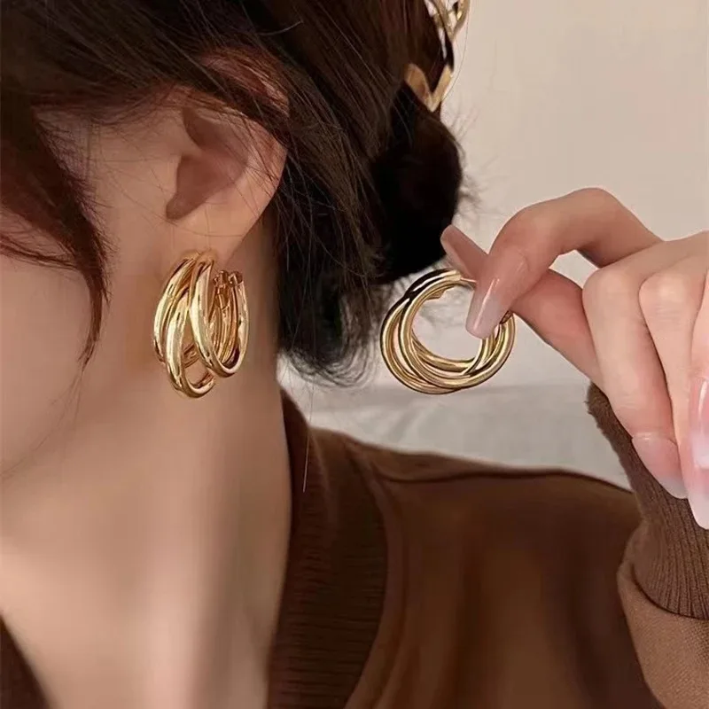 Retro Metal Gold Color Multiple Small Circle Stud Earrings for Women Korean Jewelry Fashion Wedding Party Earrings Jewelry Gift