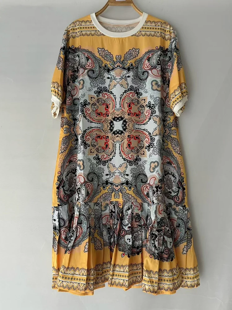 Abito ampio a maniche corte con stampa geometrica dello stilista. Nuovo skir dritto corto pieghettato dal temperamento elegante da donna estivo