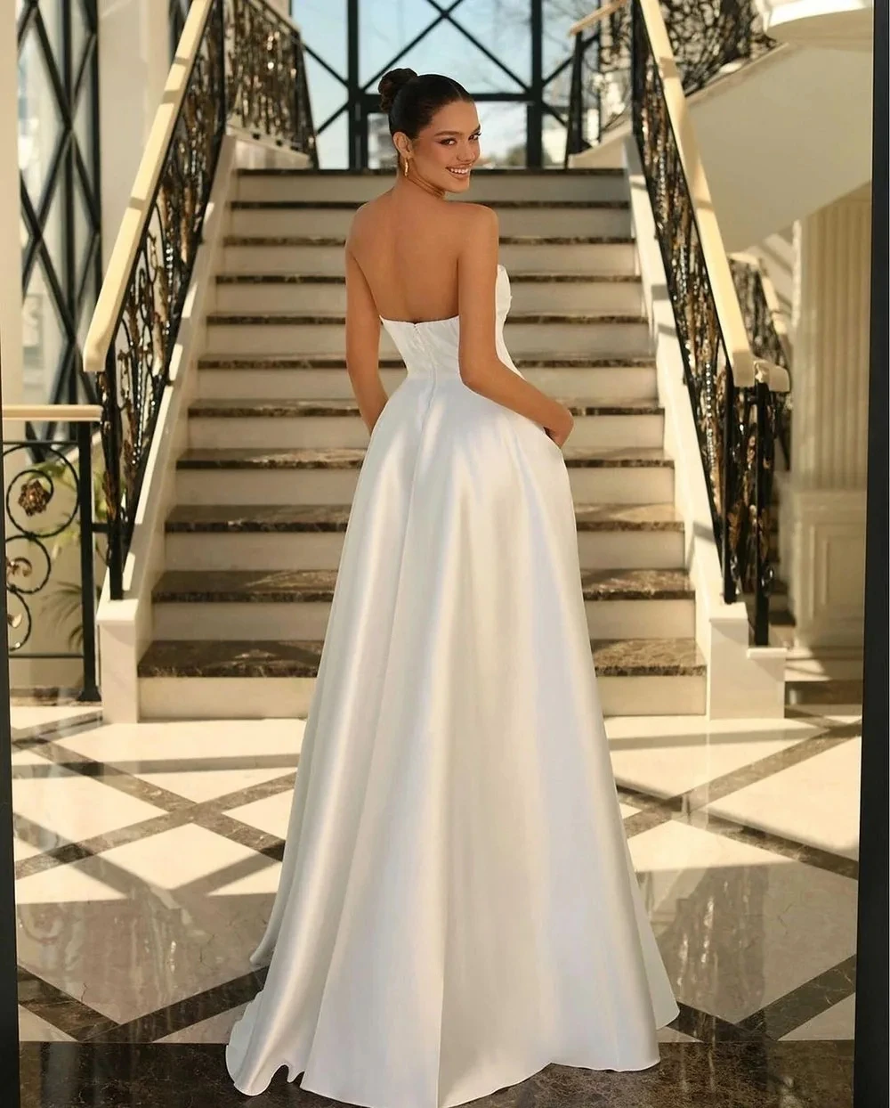 Simple Modern Satin Evening Formal Dress Sweetheart Side Split Prom Dress With Pocket Backless Wedding