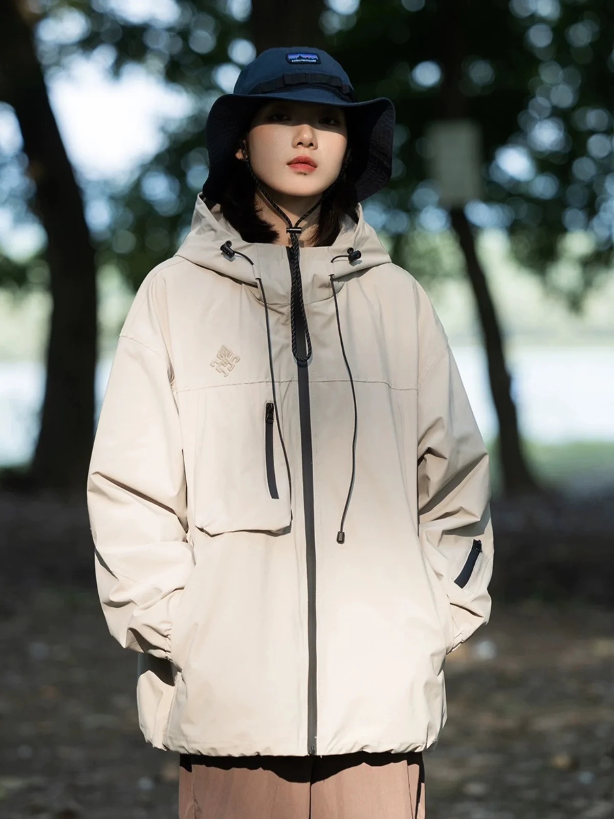 

Мужская уличная водонепроницаемая ветрозащитная куртка с капюшоном, весна-осень, новая, для походов и путешествий, функциональное пальто для пар, длинное...