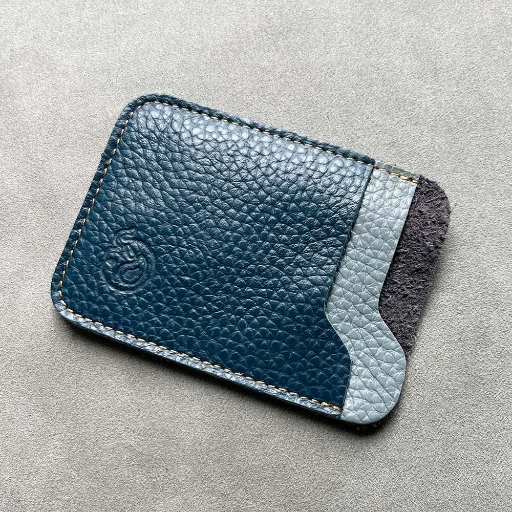 Schlankes Kartenetui aus Leder mit Vordertasche (9,8 x 7 cm) mit 2 Kartenfächern – minimalistisches Kartenetui aus echtem Leder für Karten – Detail 6