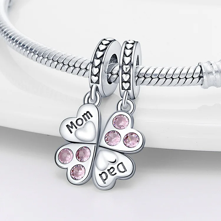 The manufacturer now offers direct sales of wings, feathers, eternal love, charm pendant jewelry, DIY accessories for bracelets.