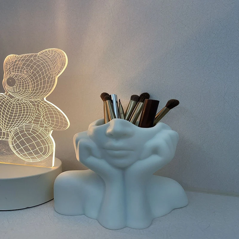 Creative Human Body Art Shaped Office Supplies Desktop Multi-functional Storage Pen Holder Makeup Brush Holder