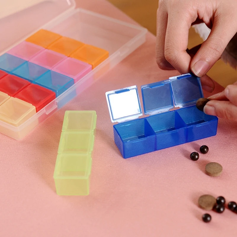 N38R_ Portapillole in plastica trasparente a 21 scomparti