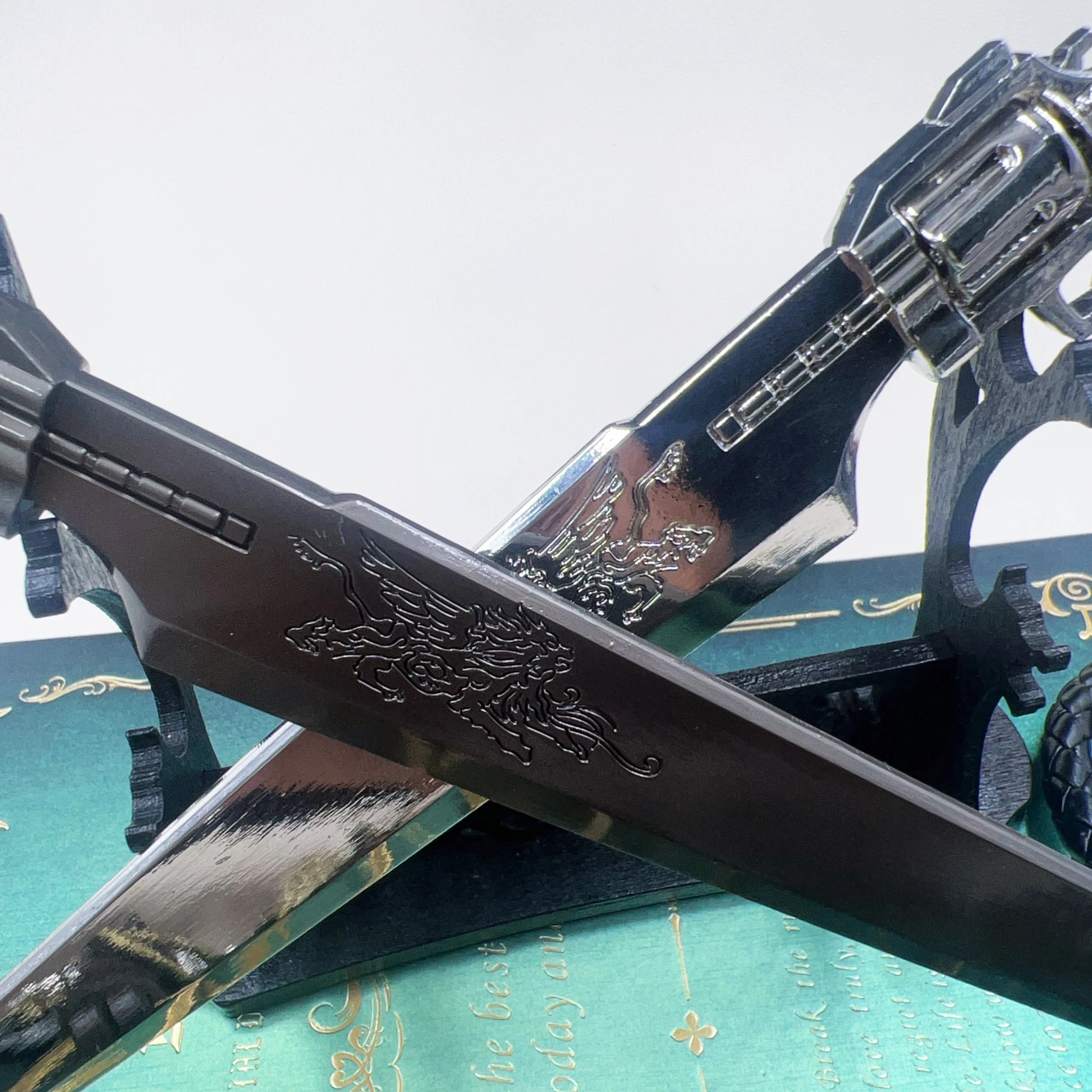 22 سنتيمتر الأسد القلب Gunblade مع المفاتيح FF الثامن لعبة البضائع Squall Leonhart شفرة معدنية سلاح نموذج الديكور جمع