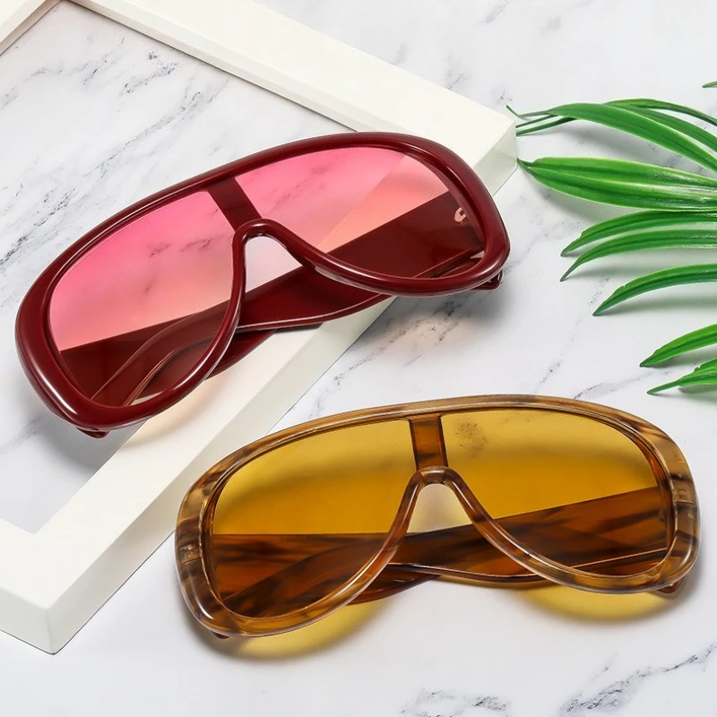 Oversized One Piece Large Frame Y2K Cat Eye Sunglasses for Women Men Retro Square Gradient Sunglasses UV400 Decoration Shades view 5