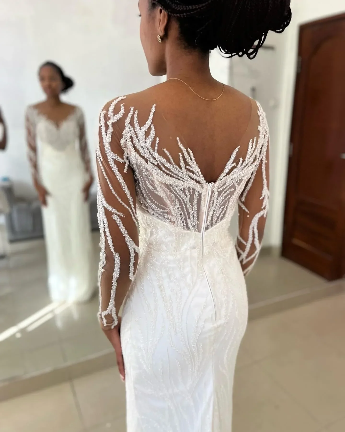 

Customized Shinny Beads Sequins Wedding Dress For Bride Vestidos De Novia Long Sleeve African Aso Ebi Lower Back Bridal Gowns