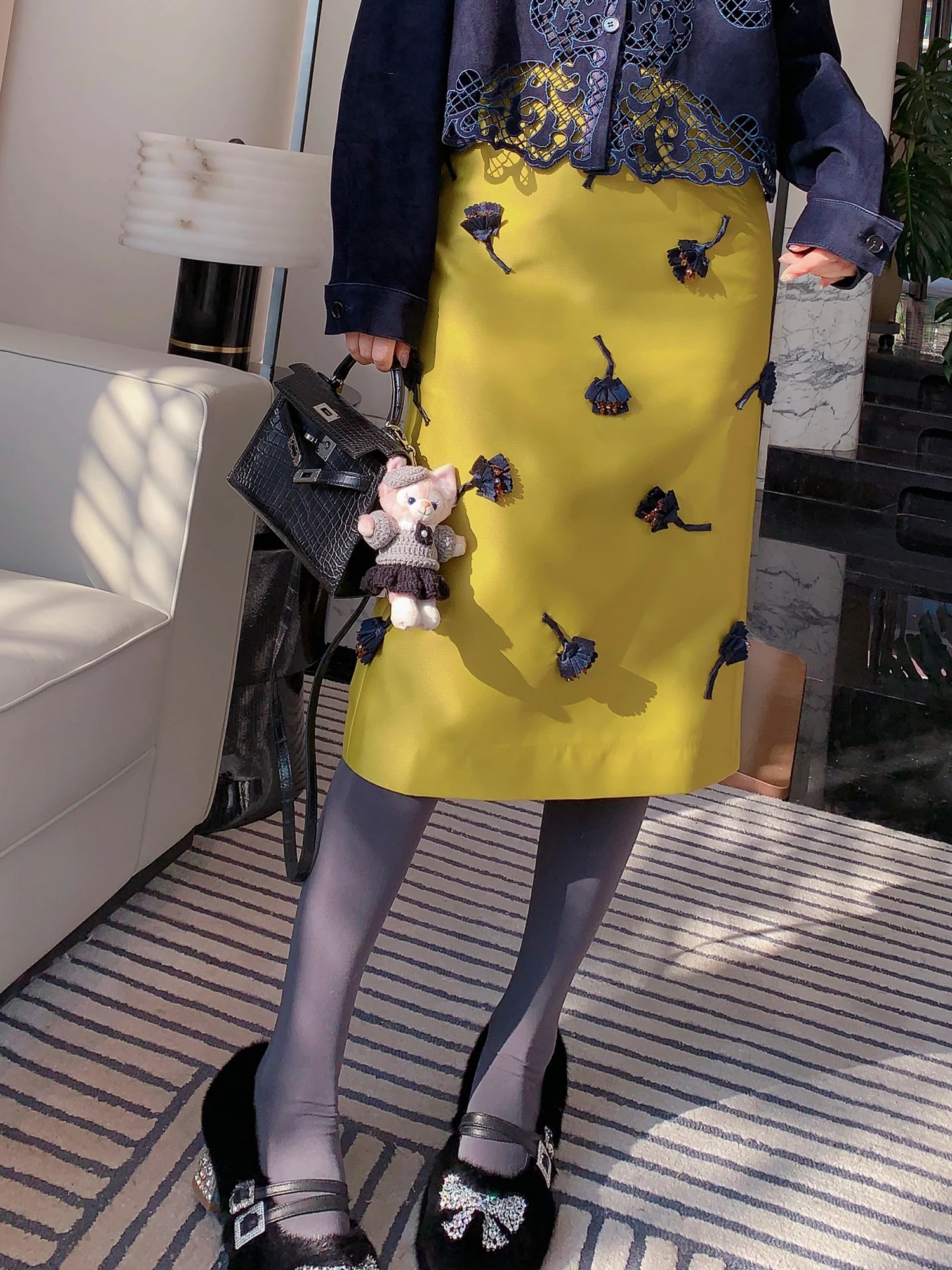 

MissLuxury Gold Scented Jade Heavy Work Design Embroidered Mid-Length Skirt for Women Early Spring Rose Floral High Waist