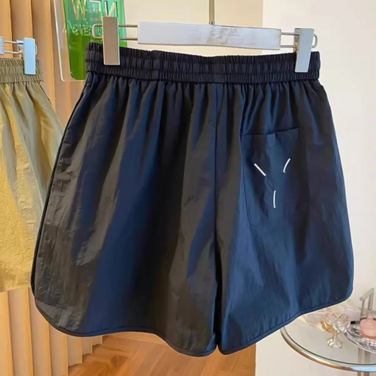

Summer Large Size 300 Pounds American Retro Quick Dry Sports Shorts Men Thin Loose Five-Point Running Pants Casual Leisure